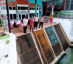 Polsek Tegalsari Melaksanakan Sambang Rumah Pompa Air di Jalan Dinoyo