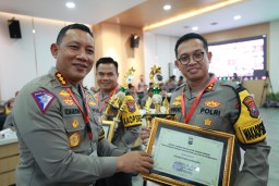 Penghargaan Penyelesaian Perkara Lalu Lintas Terbaik Tingkat Polda Jatim di Raih Polrestabes Surabaya