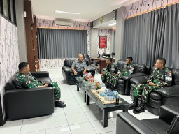 Kalapas Narkotika Kelas IIA Pamekasan Kanwil Kemenkumham Jawa Timur Terima Kunjungan dari Komandan Kompi Senapan A Yonif Mekanis 516 / Caraka Yudha Pamekasan