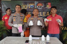 Polsek Gayungan Berhasil Bekuk Pria Pemilik Pil Koplo