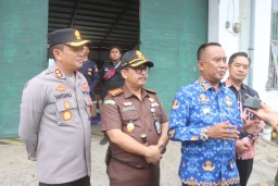 Pastikan Kesiapan Pemilu 2024, Kapolres Probolinggo Bersama Forkopimda Tinjau Gudang Logistik KPU