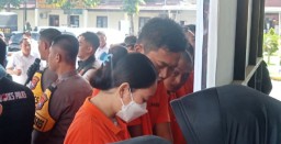 Sepasang Kekasih Nekat Mencuri Motor di Grebek Warga Bersama Satreskrim Pasuruan