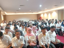 Polsek Simokerto Amankan Acara Pelantikan Pembekalan Ratusan Pengawas TPS Pemilu 2024 Sekecamatan Simokerto
