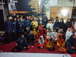 Posko Gotong Royong: Menggelar Acara Bersholawat Bersama Komunitas Mabuk Sholawat dan Memuliakan Anak Yatim Piatu