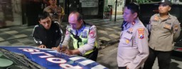 Polsek Dukuh Pakis Giat Razia Tilang Pengendara Sepeda Motor Berknalpot Brong Tidak Sesuai Spesifikasi