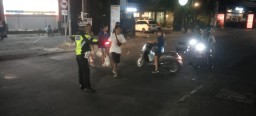 Cegah Kemacetan Dan Tindak Kriminalitas Unit Lantas Polsek Kuta Utara Lakukan Blue Light Patrol