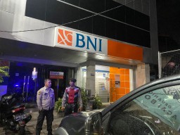 Samapta Polsek Kuta Utara Blue Light Patrol Sambangi Obyek Vital Di Jalan Raya Canggu
