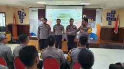 Kapolres Pelabuhan Tanjung Perak Beri Pembekalan Petugas Pam TPS
