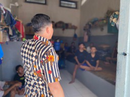 Jumat Bersih di Blok A dan B Lapas Sidoarjo: Peran Ka KPLP Bapak Prayogo dan Kolaborasi Pejabat Struktural"