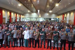 Jelang Pemilu 2024 Polda Jatim Bersama Kodam V Brawijaya Gelar Baksos dan Bakkes Serentak