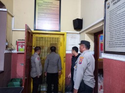 Polsek Tegalsari Lakukan Pengecekan Rutin Ruang Tahanan, Antisipasi Hal- Hal Yang Tidak Diinginkan