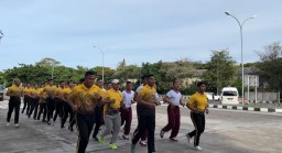 Kapolres Bandara Ngurah Rai AKBP I Ketut Widiarta Dampingi Baja Polri Lari Pagi Keliling Tuban