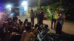 Respon Cepat Polsek Simokerto Tanggapi Laporan Masyarakat, Amankan 17 Pemuda, 16 laki-laki dan 1 Perempuan