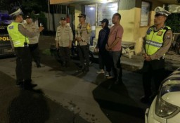 Wujudkan SDM yang Unggul, Polsek Tegalsari Patroli Blue Light Antisipasi Kejahatan Malam