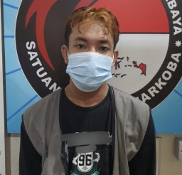 Seorang Pemuda Tukang Service AC Kedapatan Barang Haram Pil Koplo di Bekuk Satresnarkoba Polrestabes Surabaya