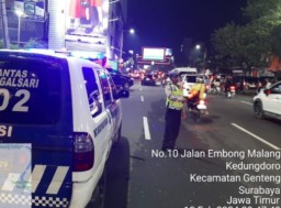 Polsek Tegalsari Giat Patroli Blulight di Jalan Embong Malang