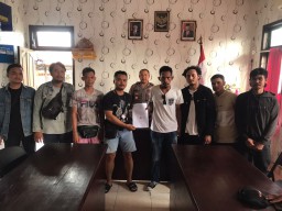 Kapolsek Mengwi Mediasi Dua Kelompok Pemuda Yang Berselisih Paham