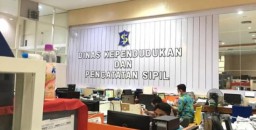 Dispendukcapil Surabaya Buka Pelayanan hingga Malam Hari
