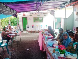 Antusias Warga Rt 05 Kupang Segunting Surabaya Kelurahan Dr Soetomo Pastikan Pemilu Tahun 2024 Berjalan Lancar Dan Aman