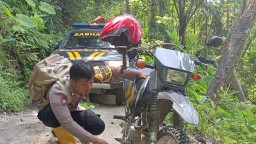 Perjuangan Polisi di Banyuwangi Kawal Logistik Pemilu Seberangi Tiga Sungai Besar Tanpa Jembatan