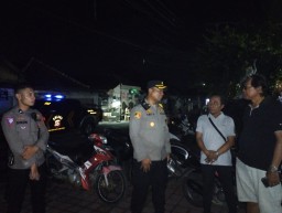 Kapolsek Kuta Selatan Pantau Langsung Pergeseran Kotak Suara