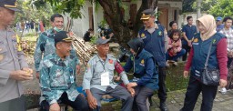 Gelar Patroli Kesehatan, Sidokkes Polres Jombang Cek Kesehatan Petugas Pam Pemilu dan KPPS
