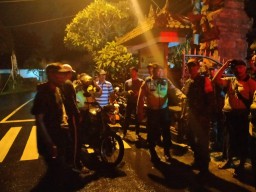 Beri Rasa Aman, Polsek Petang Tingkatkan Blue Light Patrol