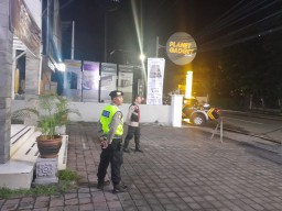 Unit Samapta Polsek Kuta Utara Blue Light Patrol Di Jalan Gatsu Barat
