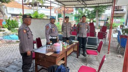 Polsek Simokerto Amankan 1315 Kotak Suara di PPK