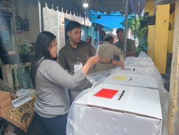 Antusias Warga RT 05 Kelurahan Banyu Urip Surabaya, Pastikan Pemilu 2024 berjalan Aman dan Lancar