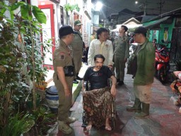 Dedi Akhirnya di Pindahkan ke Liponsos Keputih Surabaya, Karena Terlantar Akibat Stroke di Makasar