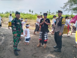Kapolsek Kediri Berikan Atensi Pengamanan Kegiatan Ngrebeg Keris Ki Baru Gajah