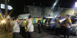 Kapolsek Simokerto Pimpin Operasi di Jalan Ngaglik Berhasil Tindak 14 Orang Pelanggar Lalu Lintas