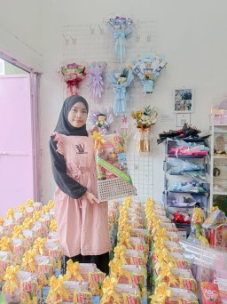 AW Bucket Surabaya Buat Gebrakan Baru, Luncurkan Parcel Murah 49.000 Ribu Per Parcel