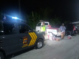 Patroli Biru Polsek Abiansemal Sasar Pasar di Malam Hari