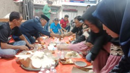 Arek Surabaya Bergerak (ASB) Buber Bersama Pedagang Keputran