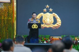 Kapolri Apresiasi Divhumas Atas Sertifikasi ISO 9001: 2015