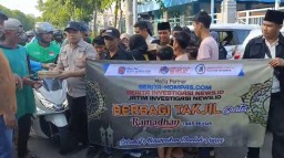 Berkah Ramadhan, 1445 H, Tergabung 3 Media bagikan Takjil Gratis Pertama Kepada Warga Pengguna Jalan
