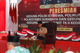 Tausiah Gus Miftah di Polrestabes "Polisi Baik, Pilar Kebajikan Dalam Masyarakat"