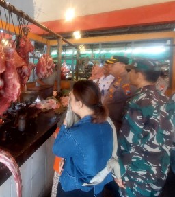 Sidak Pasar Tradisional Gedangan. FORKOPIMCA Pastikan Harga Stabil Selama Bulan Ramadhan
