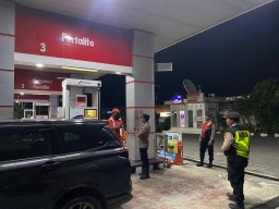 Hindari Gangguan Kamtibmas Polsek Kuta Utara Blue Light Patrol Sambangi SPBU