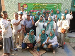 Aksi Simpatik Organisasi BUM Berbagi 500 Kotak Takjil di Jalanan