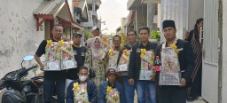 Direktur Utama Jatiminvesigasinews.id, Berbagi Parcel Kepada Semua Anggotanya di Wilayah Jawa Timur