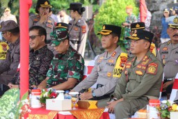 Kapolres AKBP Teguh Priyo Wasono Ikuti Apel Gelar Pasukan Ops Ketupat Agung