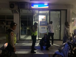 Pastikan Keamanan ATM, Patroli Biru Polsek Abiansemal Sambang ATM Latusari
