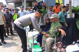 Kapolda Jatim Cek Pospam Lebaran di Ngawi, Pastikan Mudik Ceria Mudik Penuh Makna