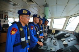Optimalkan Patroli Perairan Ditpolairud Polda Jatim Dukung Kelancaran Arus Mudik Pada Ops Ketupat Semeru 2024