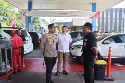 Wujudkan Rasa Nyaman Pemudik, Kapolresta Sidoarjo Cek SPBU Cegah Penyalahgunaan Pengisian BBM