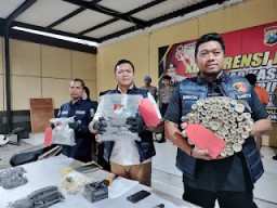 Satreskrim Polresta Sidoarjo Ungkap Kasus Jual Beli Bahan Peledak Selama Ramadan
