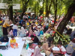 Event Spesial di Hari Kartini Kebun Binatang Surabaya Telah di Padati Pengunjung